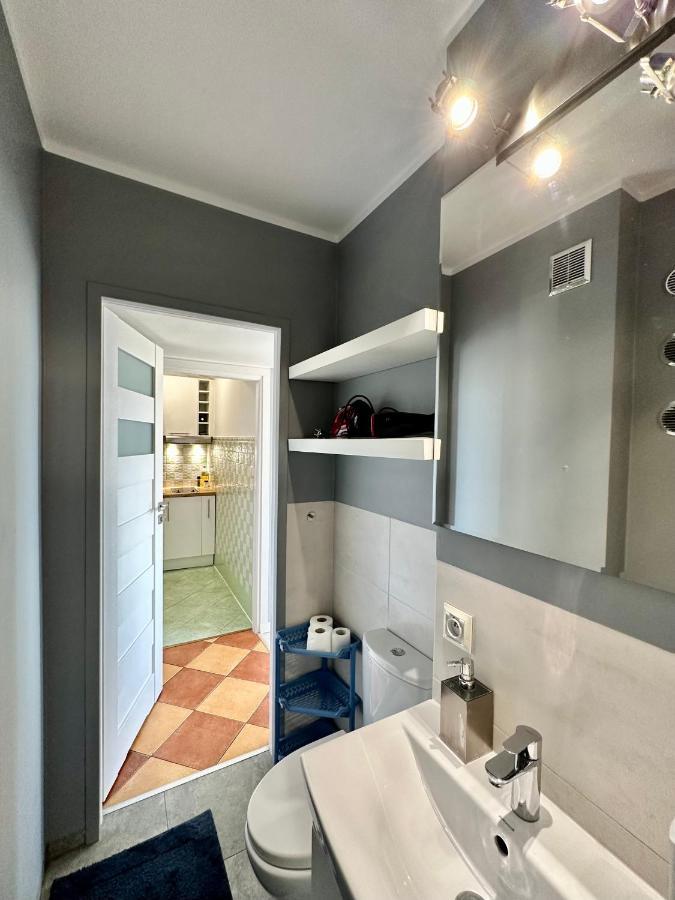 Gold 2 King Size Bed, Metro X2 Free Wifi, 50'tv Netflix, Hbo, Appletv+ Warsaw
